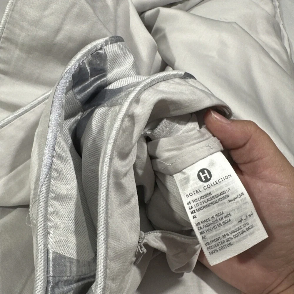 NIB $335 [ Full /‎ Queen ] Duvet Cover for Hotel Collection Dimensional
